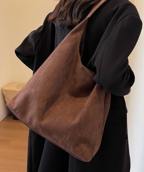 SHEPP(シープ)の「フェイクスエード ショルダーバッグ / インポーチ付き(ショルダーバッグ・レディース・アイボリー/ブラウン/ブラック・F)」の4枚目の写真