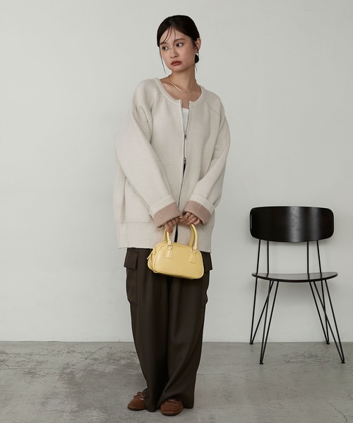 MONO-MART（モノマート）の「バイカラー配色ダブルフェイスルーズニットカーディガン（カーディガン/ボレロ・レディース・レッド/ブラック/アイボリー/ブラウン/ネイビー/グレー・L/M）」の22枚目の写真