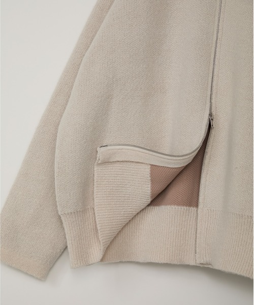 MONO-MART（モノマート）の「バイカラー配色ダブルフェイスルーズニットカーディガン（カーディガン/ボレロ・レディース・レッド/ブラック/アイボリー/ブラウン/ネイビー/グレー・L/M）」の17枚目の写真