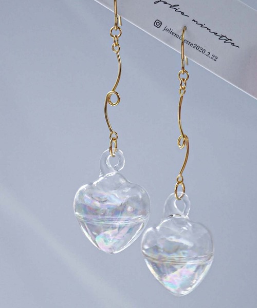 CERCA(チェルカ)の「jolie minette/お水入り ハートガラスドーム フック ピアス /アレルギー対応(ピアス(両耳用)・レディース・ゴールド/シルバー・FREE)」の2枚目の写真