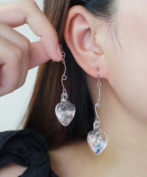 CERCA(チェルカ)の「jolie minette/お水入り ハートガラスドーム フック ピアス /アレルギー対応(ピアス(両耳用)・レディース・ゴールド/シルバー・FREE)」の5枚目の写真