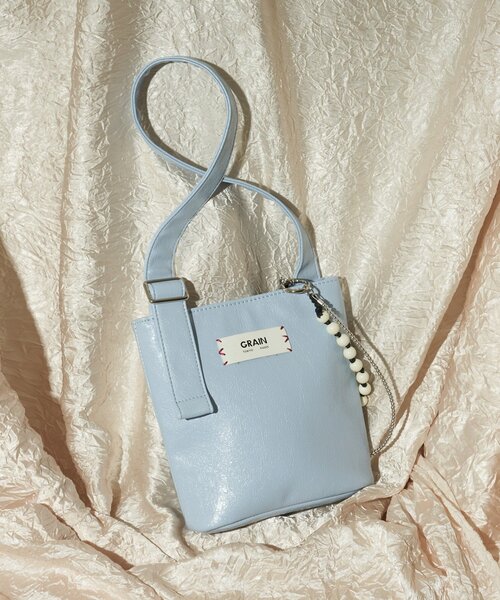 GRAIN(グレイン)の「【GRAIN/グレイン】ビーズチャーム付きベルトバッグ(トートバッグ・レディース・ブラック/レッド/サックスブルー・FREE)」の2枚目の写真