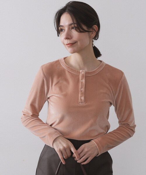 OPAQUE.CLIP（オペークドットクリップ）の「ベロアタッチリブトップス【洗濯機OK】（Tシャツ/カットソー・レディース・オフホワイト/ベビーピンク/チャコールグレー・42/38/40）」の3枚目の写真