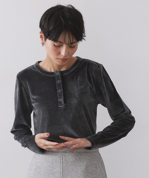 OPAQUE.CLIP（オペークドットクリップ）の「ベロアタッチリブトップス【洗濯機OK】（Tシャツ/カットソー・レディース・オフホワイト/ベビーピンク/チャコールグレー・42/38/40）」の19枚目の写真