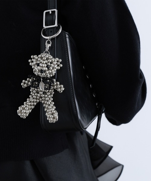 NATURAL BEAUTY BASIC（ナチュラルビューティーベーシック）の「◇ビーズベアチャーム（チャーム・レディース・シルバー/ブラック/ホワイト・ﾌﾘ-）」の4枚目の写真