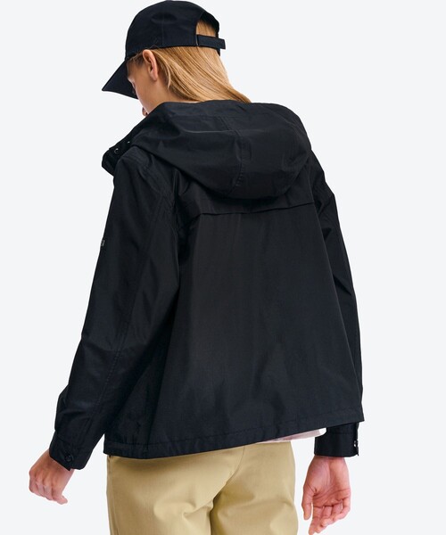 AIGLE（エーグル）の「GORE-TEX ゴアテックス 防水 防風 透湿 2レイヤージャケット RP（マウンテンパーカー・レディース・ブラック/ベージュ/ライトグレー・36/40/38）」の18枚目の写真