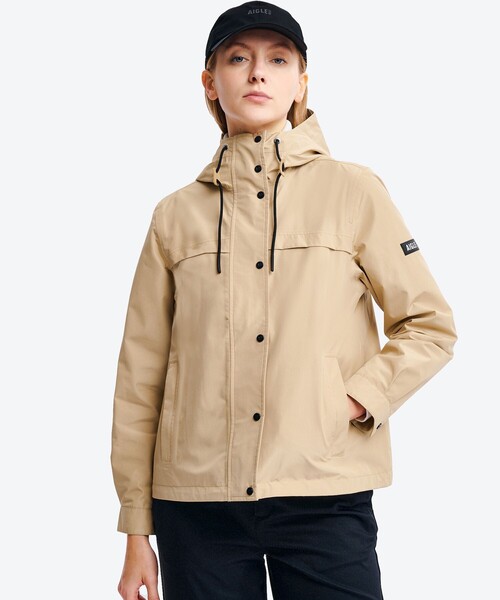 AIGLE（エーグル）の「GORE-TEX ゴアテックス 防水 防風 透湿 2レイヤージャケット RP（マウンテンパーカー・レディース・ブラック/ベージュ/ライトグレー・36/40/38）」の20枚目の写真