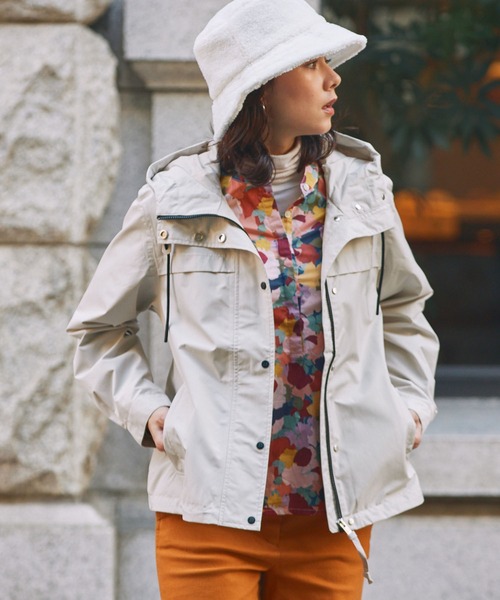 AIGLE（エーグル）の「GORE-TEX ゴアテックス 防水 防風 透湿 2レイヤージャケット RP（マウンテンパーカー・レディース・ブラック/ベージュ/ライトグレー・36/40/38）」の8枚目の写真