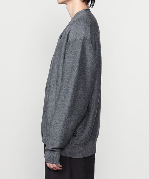 ORCIVAL（オーシバル）の「ORCIVAL | ウールコットン Vネックカーディガン MEN（カーディガン/ボレロ・メンズ・グレー/ブラック/パープル・4/5）」の12枚目の写真