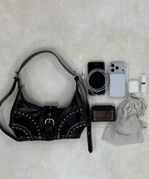 WHO'S WHO gallery（フーズフーギャラリー）の「STUDDED BELT SHOULDER BAG（ショルダーバッグ・レディース・ブラック/ブラウン・FREE）」の12枚目の写真