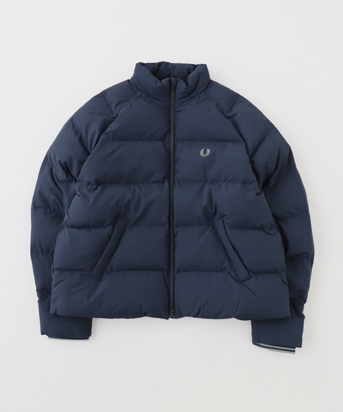 FRED PERRY(フレッドペリー)の「FRED PERRY / フレッドペリー RAGLAN SLEEVE PADDED JACKET(ナイロンジャケット・メンズ・ブラック/ネイビー・MEDIUM/LARGE)」の6枚目の写真