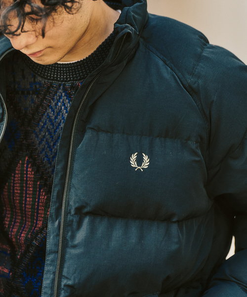 FRED PERRY(フレッドペリー)の「FRED PERRY / フレッドペリー RAGLAN SLEEVE PADDED JACKET(ナイロンジャケット・メンズ・ブラック/ネイビー・MEDIUM/LARGE)」の12枚目の写真