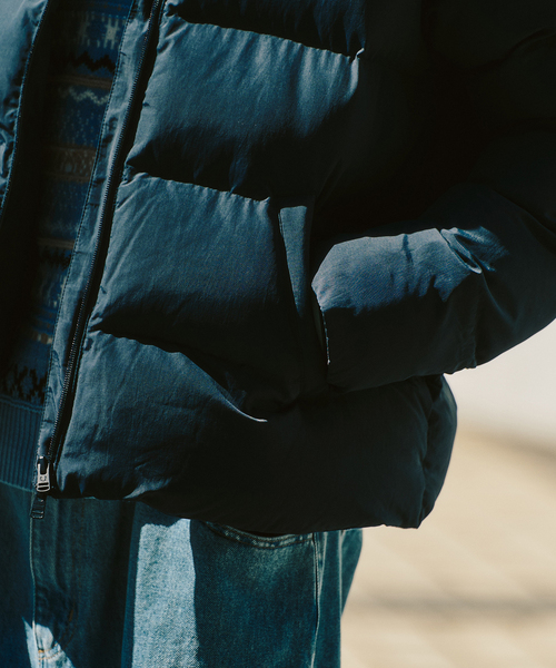 FRED PERRY(フレッドペリー)の「FRED PERRY / フレッドペリー RAGLAN SLEEVE PADDED JACKET(ナイロンジャケット・メンズ・ブラック/ネイビー・MEDIUM/LARGE)」の19枚目の写真