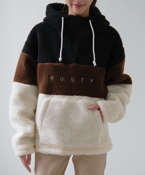 RUSTY（ラスティ）の「【RUSTY:ラスティー】レディース 配色切替 ハーフジップ ボアフリースパーカー/もこもこサイドジップ付ブルゾン（ブルゾン・レディース・ベージュ・MEDIUM）」の5枚目の写真