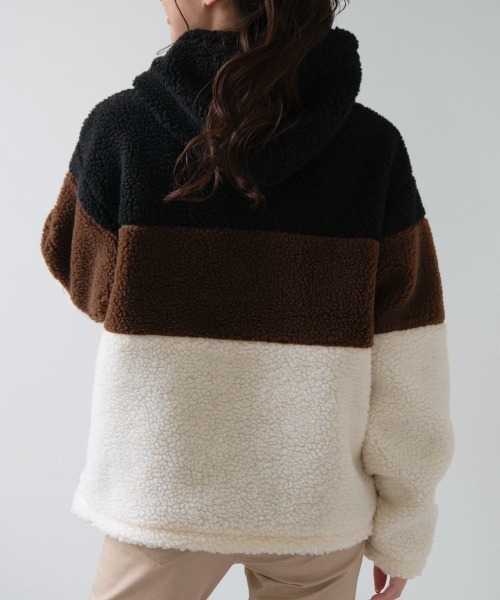 RUSTY（ラスティ）の「【RUSTY:ラスティー】レディース 配色切替 ハーフジップ ボアフリースパーカー/もこもこサイドジップ付ブルゾン（ブルゾン・レディース・ベージュ・MEDIUM）」の7枚目の写真
