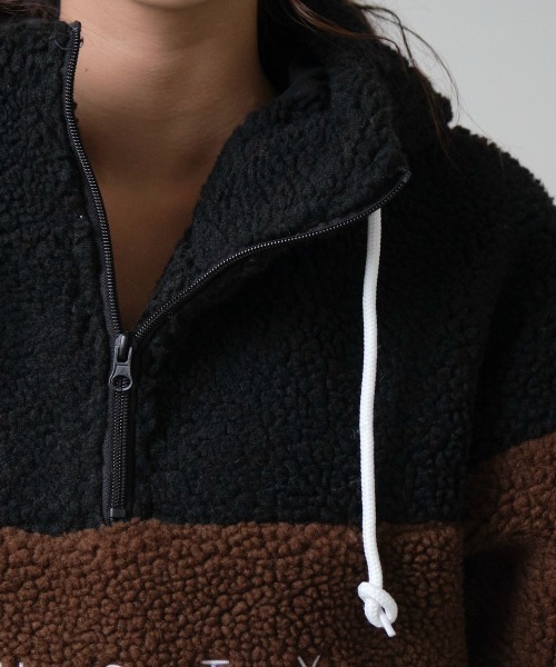 RUSTY（ラスティ）の「【RUSTY:ラスティー】レディース 配色切替 ハーフジップ ボアフリースパーカー/もこもこサイドジップ付ブルゾン（ブルゾン・レディース・ベージュ・MEDIUM）」の10枚目の写真