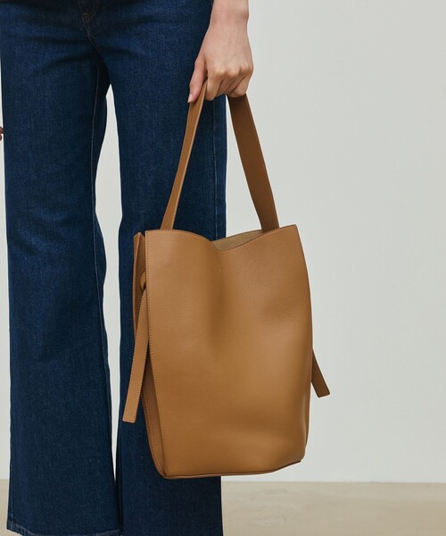 TOMORROWLAND （トゥモローランド）の「MIUUR KOTA L ショルダーバッグ（ショルダーバッグ・レディース・ボルドー/キャメル・FREE）」の3枚目の写真