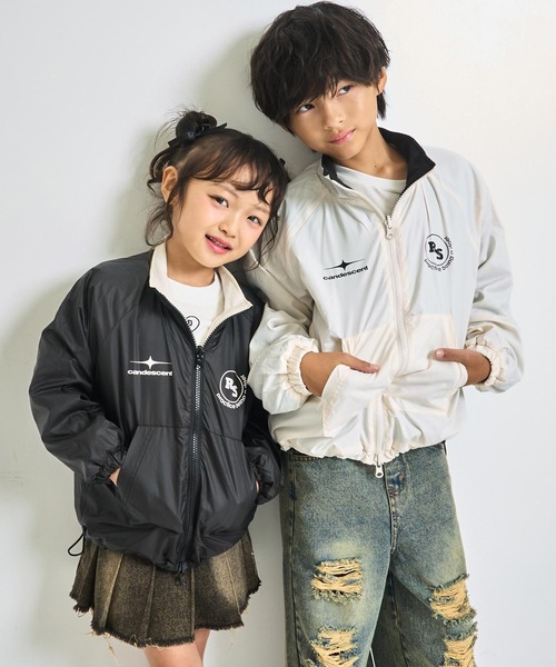 ANAP kids(アナップキッズ)の「リバーシブル フリース ブルゾン 【ユニセックスアイテム】【ジュニアお揃い】(ブルゾン・キッズ・ホワイト/ブラック・110/130/120)」の3枚目の写真