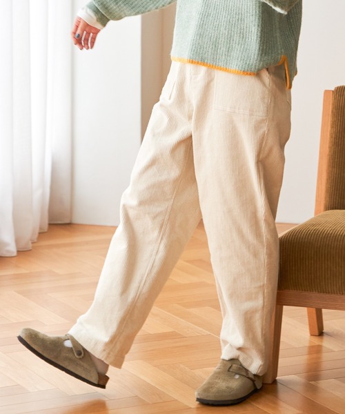 LBC(エルビーシー)の「コーデュロイベイカーゆるテーパードパンツ(その他パンツ・レディース・ブルー系その他/キャメル/チャコール/オフホワイト・M/L)」の5枚目の写真