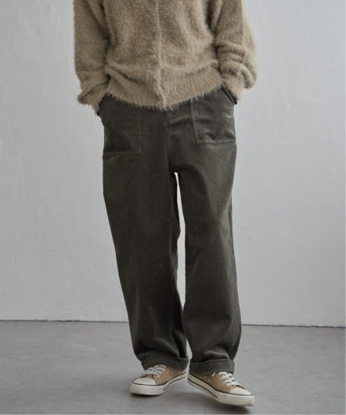 LBC(エルビーシー)の「コーデュロイベイカーゆるテーパードパンツ(その他パンツ・レディース・ブルー系その他/キャメル/チャコール/オフホワイト・M/L)」の14枚目の写真