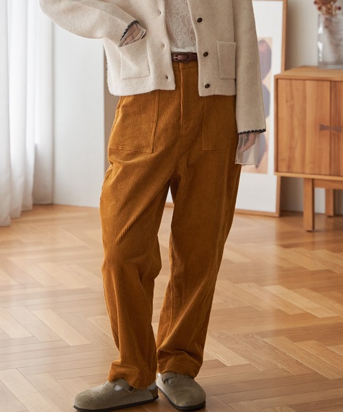 LBC(エルビーシー)の「コーデュロイベイカーゆるテーパードパンツ(その他パンツ・レディース・ブルー系その他/キャメル/チャコール/オフホワイト・M/L)」の15枚目の写真