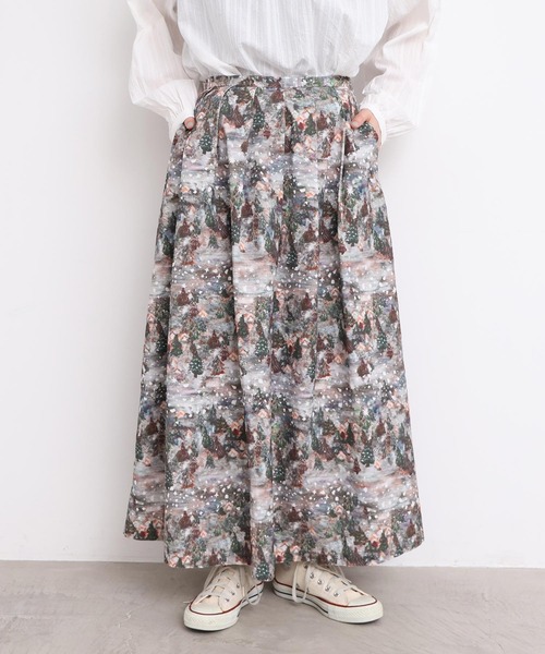 l'atelier du savon（アトリエドサボン）の「星くずと冬の街　シャツコールプリントスカート（スカート・レディース・ネイビー/ベージュ・FREE）」の2枚目の写真