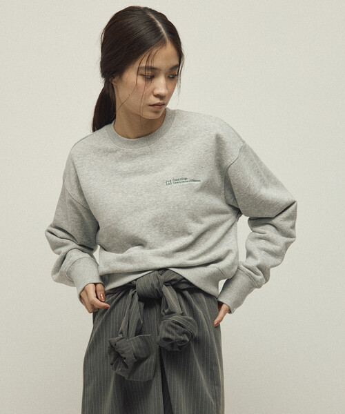 Firsthand（ファーストハンド）の「MA Firsthand/マ ファーストハンド MA ベーシックロゴ刺繍 クルーネックスウェット ウィメンズ / 裏毛スウェット（スウェット・レディース・チャコールグレー/グレー/レッド/ブラウン・ﾌﾘ-）」の13枚目の写真