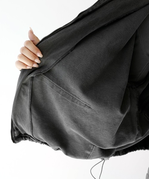minsobi（ミンソビ）の「バックポケットピグメントジャケット（ノーカラージャケット・メンズ・チャコールグレー・FREE）」の7枚目の写真