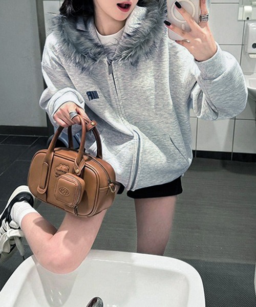 VIBGYOR（ヴィブジョー）の「フェイクファーフード スウェットパーカー/韓国カジュアル 防寒 秋冬(CZ)（パーカー・レディース・ホワイト/ブラック・FREE）」の7枚目の写真