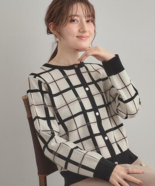 couture brooch（クチュールブローチ）の「【大人可愛い・通勤】チェックジャカード ニットカーディガン（カーディガン/ボレロ・レディース・ネイビー系1/ベージュ系その他2/アイボリー系1・38/36/42/40）」の3枚目の写真