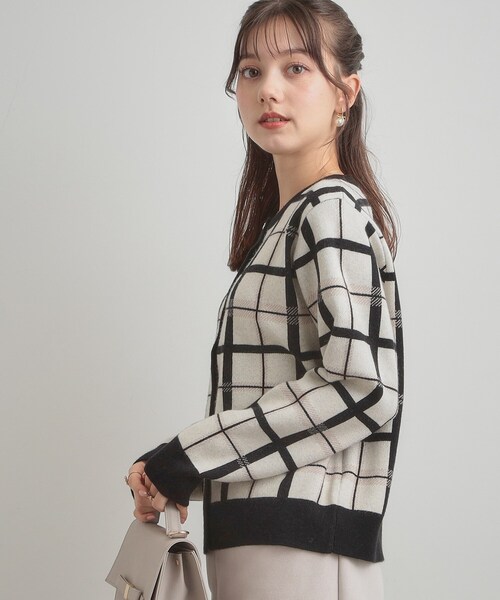 couture brooch（クチュールブローチ）の「【大人可愛い・通勤】チェックジャカード ニットカーディガン（カーディガン/ボレロ・レディース・ネイビー系1/ベージュ系その他2/アイボリー系1・38/36/42/40）」の10枚目の写真