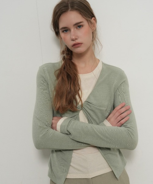 GENERAL IDEA(ジェネラルアイデア)の「【GENERAL IDEA】レイヤードツイスト長袖Tシャツ / LAYERED TWIST T-SHIRTS(Tシャツ/カットソー・レディース・カーキ/ブラック/ブラウン/アイボリー/ミント/チャコール・L/M/S/XL)」の6枚目の写真