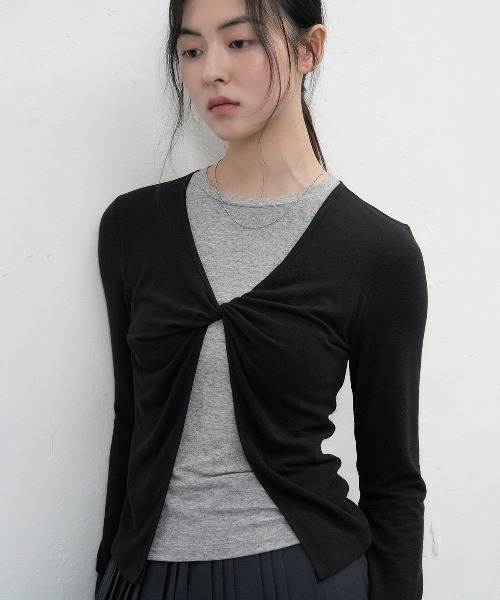 GENERAL IDEA（ジェネラルアイデア）の「layered twist t-shirts  レイヤードツイスト長袖Tシャツ（Tシャツ/カットソー・レディース・カーキ/ブラック/ブラウン・L/M/S）」の4枚目の写真