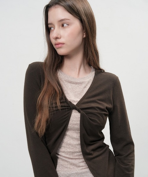 GENERAL IDEA（ジェネラルアイデア）の「layered twist t-shirts  レイヤードツイスト長袖Tシャツ（Tシャツ/カットソー・レディース・カーキ/ブラック/ブラウン・L/M/S）」の11枚目の写真