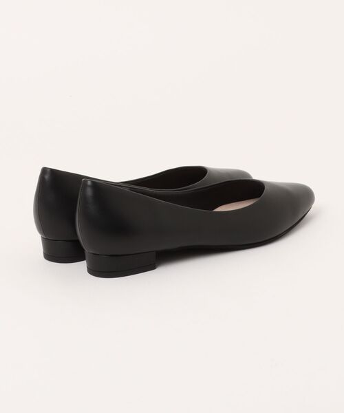 MELMO(メルモ)の「アーモンドトゥカッターパンプス(パンプス・レディース・ブラック/ブラック系その他・22.5cm/23.0cm/23.5cm/24.0cm/24.5cm)」の3枚目の写真