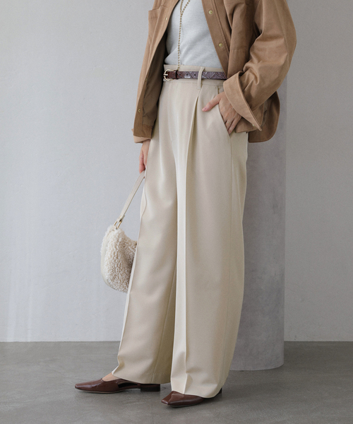 La TOTALITE（ラトータリテ）の「【洗える】サテンストレートパンツ（スラックス・レディース・ブラック/ベージュ・36/38/40）」の5枚目の写真