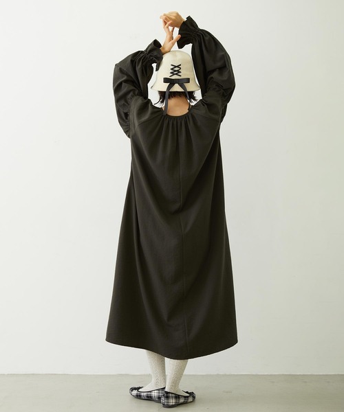 MILKFED.（ミルクフェド）の「PUFF SLEEVE DRESS（ワンピース・レディース・グレー/ベージュ/チャコール・ONE SIZE）」の9枚目の写真