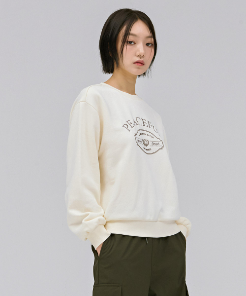 CHASECULT(チェイスカルト)の「女性レタリング刺繍裏起毛スウェットTシャツ-アイボリー(スウェット・レディース・アイボリー・90/85)」の3枚目の写真