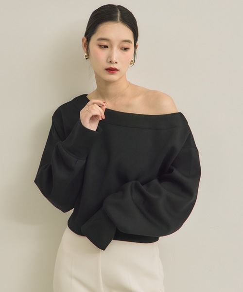 NEUNA（ヌナ）の「【大人気スウェットからショートver.が新登場！◎】ショートワンショルカットスウェット（Tシャツ/カットソー・レディース・グレー/ブラック/アイボリー/ブラウン・FREE）」の8枚目の写真