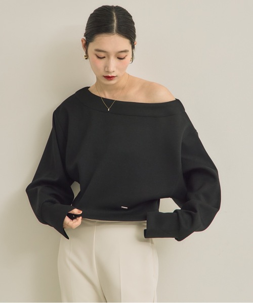 NEUNA（ヌナ）の「【大人気スウェットからショートver.が新登場！◎】ショートワンショルカットスウェット（Tシャツ/カットソー・レディース・グレー/ブラック/アイボリー/ブラウン・FREE）」の7枚目の写真