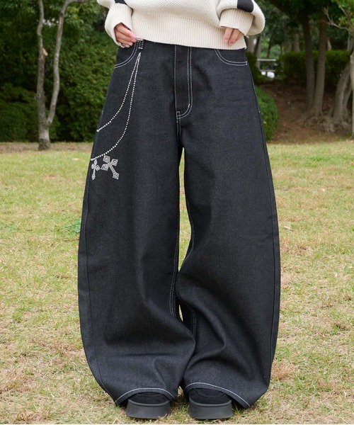 ラインストーン付き ウォレットチェーンデニム（デニムパンツ