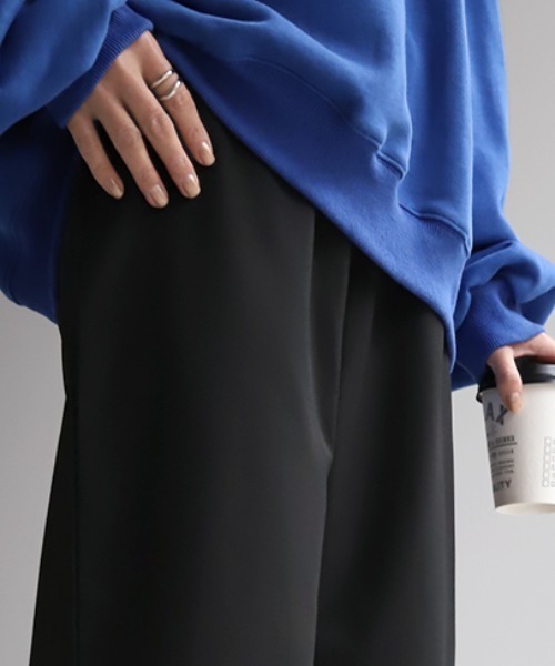 HUG.U(ハグユー)の「<選べる2丈> 軽やか微起毛ワイドパンツ(その他パンツ・レディース・ダークグレー/カーキ/ブラック・M(トール丈)/L(トール丈)/M(レギュラー丈)/L(レギュラー丈))」の11枚目の写真