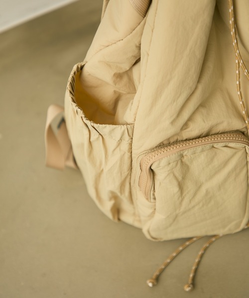 full/fill.(フルフィル)の「out pocket puff backpack / アウトポケットパフリュック(バックパック/リュック・レディース・ベージュ/ブラック・FREE)」の18枚目の写真