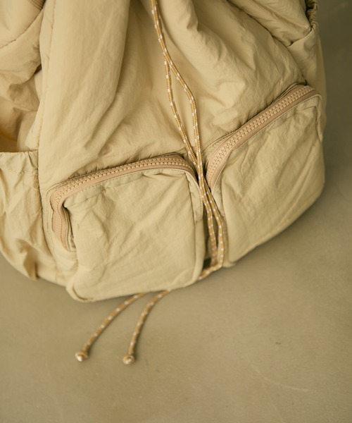 full/fill.(フルフィル)の「out pocket puff backpack / アウトポケットパフリュック(バックパック/リュック・レディース・ベージュ/ブラック・FREE)」の19枚目の写真