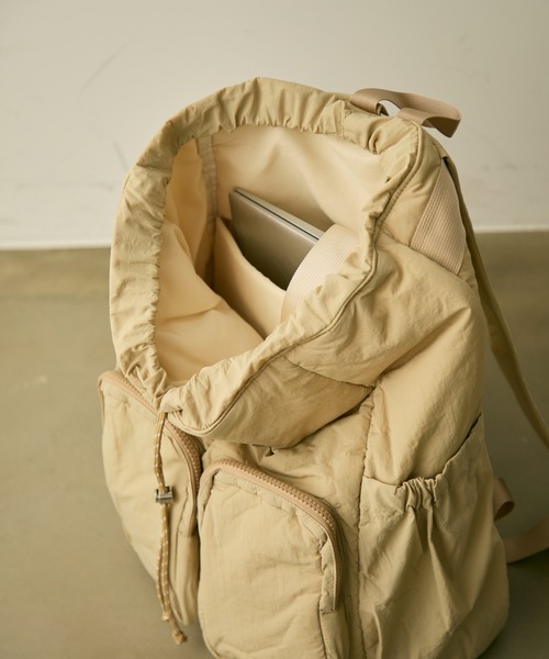 full/fill.(フルフィル)の「out pocket puff backpack / アウトポケットパフリュック(バックパック/リュック・レディース・ベージュ/ブラック・FREE)」の21枚目の写真