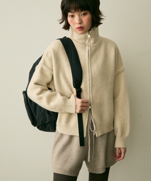 full/fill.(フルフィル)の「out pocket puff backpack / アウトポケットパフリュック(バックパック/リュック・レディース・ベージュ/ブラック・FREE)」の6枚目の写真