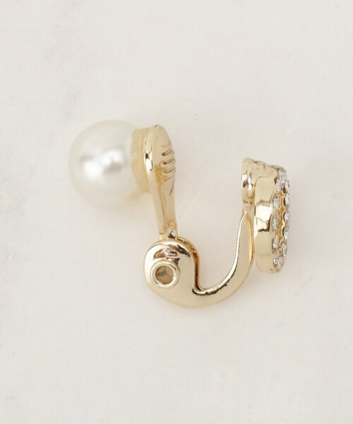 grove（グローブ）の「リバーシブルパール調ビジューイヤリング（イヤリング・レディース・ゴールド/ピンクゴールド/シルバー・00）」の6枚目の写真