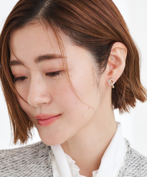 grove（グローブ）の「リバーシブルパール調ビジューイヤリング（イヤリング・レディース・ゴールド/ピンクゴールド/シルバー・00）」の9枚目の写真