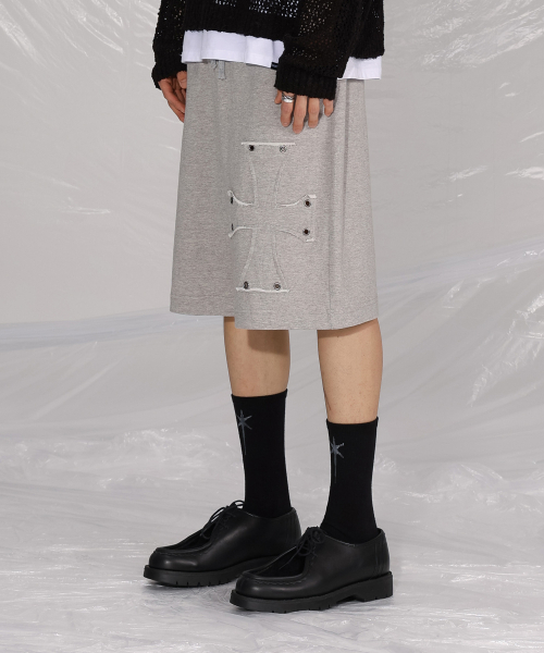 SAINTPAIN(セイントペイン)の「SPクロスアップリケスウェットショーツグレー(その他パンツ・メンズ・その他・MEDIUM/LARGE)」の4枚目の写真