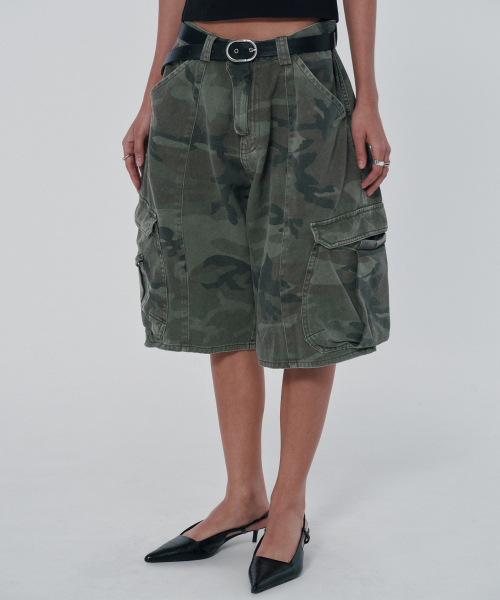 suade（スエード）の「WIDE CARGO SHORTS [GREEN CAMO]（その他パンツ・レディース・その他・SMALL/MEDIUM/LARGE）」の3枚目の写真